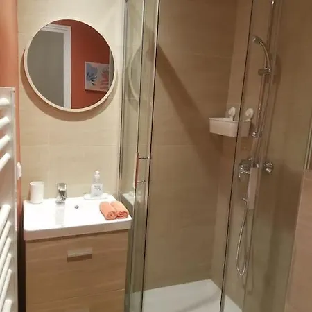 2 Pieces Cosy Neuf Patio Proche - *